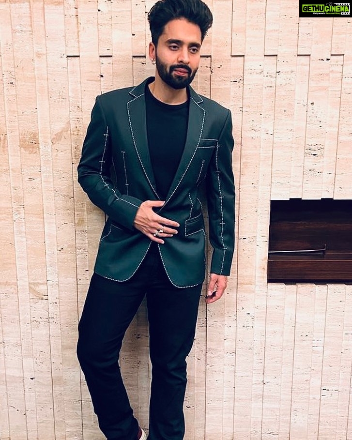Jackky Bhagnani Instagram - About last night @deepakparwani loved the jacket 😁