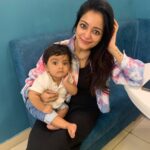 Janani Iyer Instagram – This little munchkin turns ONE today! ❤️ #happybirthdaycookie  @divya.ganesh #howtimeflies #suchaposer #friendsbaby