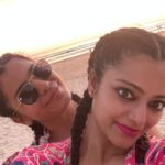 Janani Iyer Instagram - Randomly dancing for #jollyogymkhana #beastfever ❤🏝 @krithika_ramanioffl #thailand . . . . . . #reelitfeelit #reelsinstagram #jollyogymkhana #trendingreels #trending #instagramreels #vacation #beast #sisters #explorepage #explorepage #thalapathy #vijay #instareels Thailand