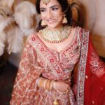 Jasmin Bhasin Instagram – The Bride❤️

Jasmin Bhasin X Monga’s 

Bridal outfits: 
@mongasuk 
Jewellery 
@thejewellerytrunk_ 
Hair & make-up 
@pkblondon_official 
Photography @mohsinaliphotography 
Creative direction & styling @anishavasanicreates 
Venue @madhusofficial 
Video @boldmarketingg