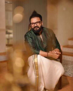 Jayasurya Instagram - Happy Vishu All....💛

@sarithajayasurya 
@sarithajayasurya_designstudio 
@emmanuelcharlyphotography 
@sijanmakeupartist
@nostalgiaevents.in