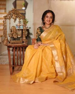 Jayasurya Instagram - Happy Vishu All....💛

@sarithajayasurya 
@sarithajayasurya_designstudio 
@emmanuelcharlyphotography 
@sijanmakeupartist
@nostalgiaevents.in