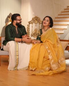 Jayasurya Instagram - Happy Vishu All....💛

@sarithajayasurya 
@sarithajayasurya_designstudio 
@emmanuelcharlyphotography 
@sijanmakeupartist
@nostalgiaevents.in