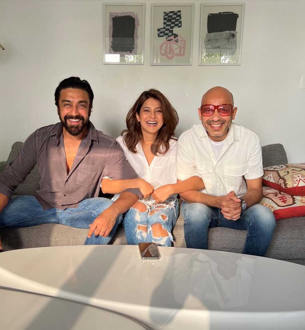 Jennifer Winget Instagram - Reminiscing the good old days and working towards a better future. P.S. - No humans were harmed during the making of these pics. 🤓 #Innercircle