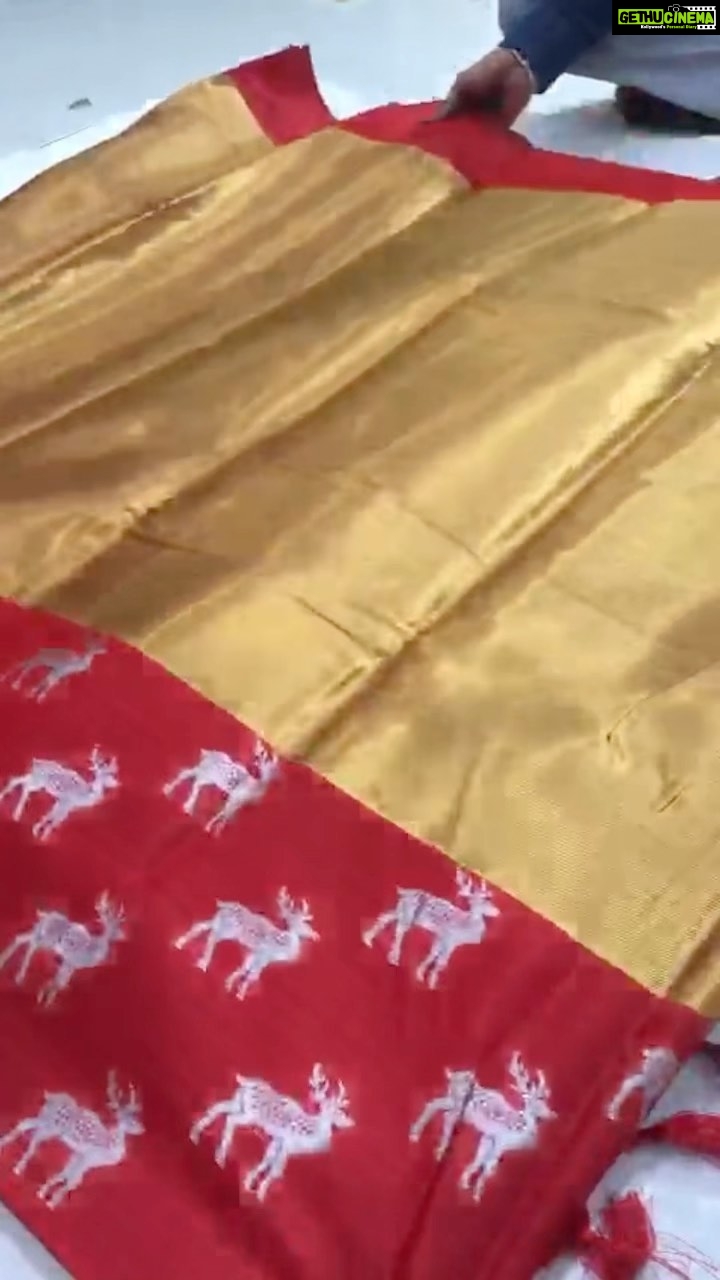 Joy Crizildaa Instagram - To place an order Kindly DM ! ❤️ Disclaimer : color may appear slightly different due to photography No exchange or return Unpacking video must for any sort of damage complaints Threads here and there, missing threads,colour smudges are not considered as damage as they are the result in hand woven sarees. #joycrizildaa #joycrizildaasarees #handloom #onlineshopping #traditionalsaree #sareelove #sareefashion #chennaisaree #indianwear #sari #fancysarees #iwearhandloom #sareelovers #sareecollections #sareeindia