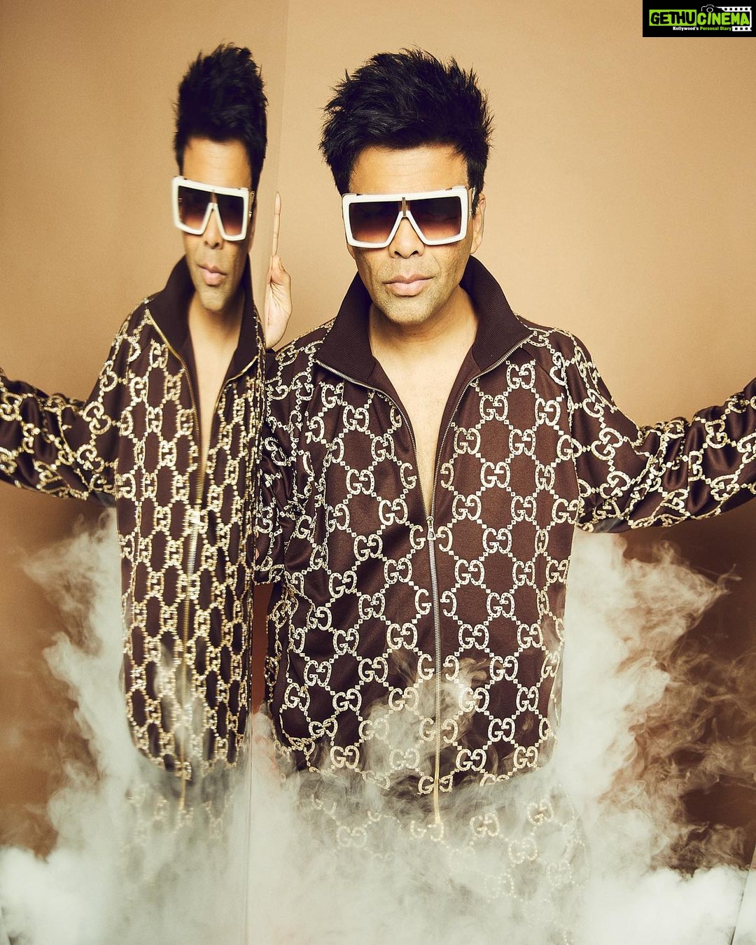 Karan Johar Instagram - Haa main hoon Gucci ki Dukaan ,worn exclusively for Hunarbaaz desh ki Shaan … ban gaya main Ranveer singh ka wannabe …Bach ke Rehna Badshah ab copy karoonga aapka bhi…. Styled by @ekalakhani hair @rajeev_gogoi make up @paresh_kalgutkar 📸 @sheldon.santos managed by @len5bm in @gucci