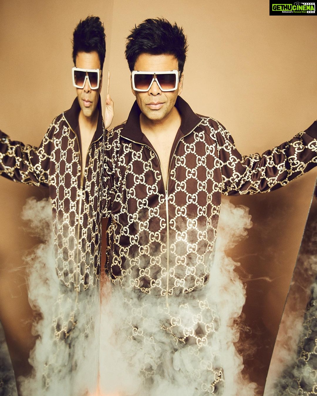 Karan Johar Instagram - Haa main hoon Gucci ki Dukaan ,worn exclusively for Hunarbaaz desh ki Shaan … ban gaya main Ranveer singh ka wannabe …Bach ke Rehna Badshah ab copy karoonga aapka bhi…. Styled by @ekalakhani hair @rajeev_gogoi make up @paresh_kalgutkar 📸 @sheldon.santos managed by @len5bm in @gucci