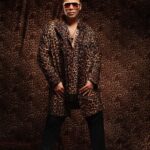Karan Johar Instagram - On the prowl! Nocturnal like an owl! Hair @rajeev_gogoi makeup @paresh_kalgutkar styled by @ekalakhani in @ysl managed by @len5bm @dcatalent #hunarbaaz 📷 @maajidkhan88
