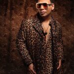 Karan Johar Instagram - On the prowl! Nocturnal like an owl! Hair @rajeev_gogoi makeup @paresh_kalgutkar styled by @ekalakhani in @ysl managed by @len5bm @dcatalent #hunarbaaz 📷 @maajidkhan88