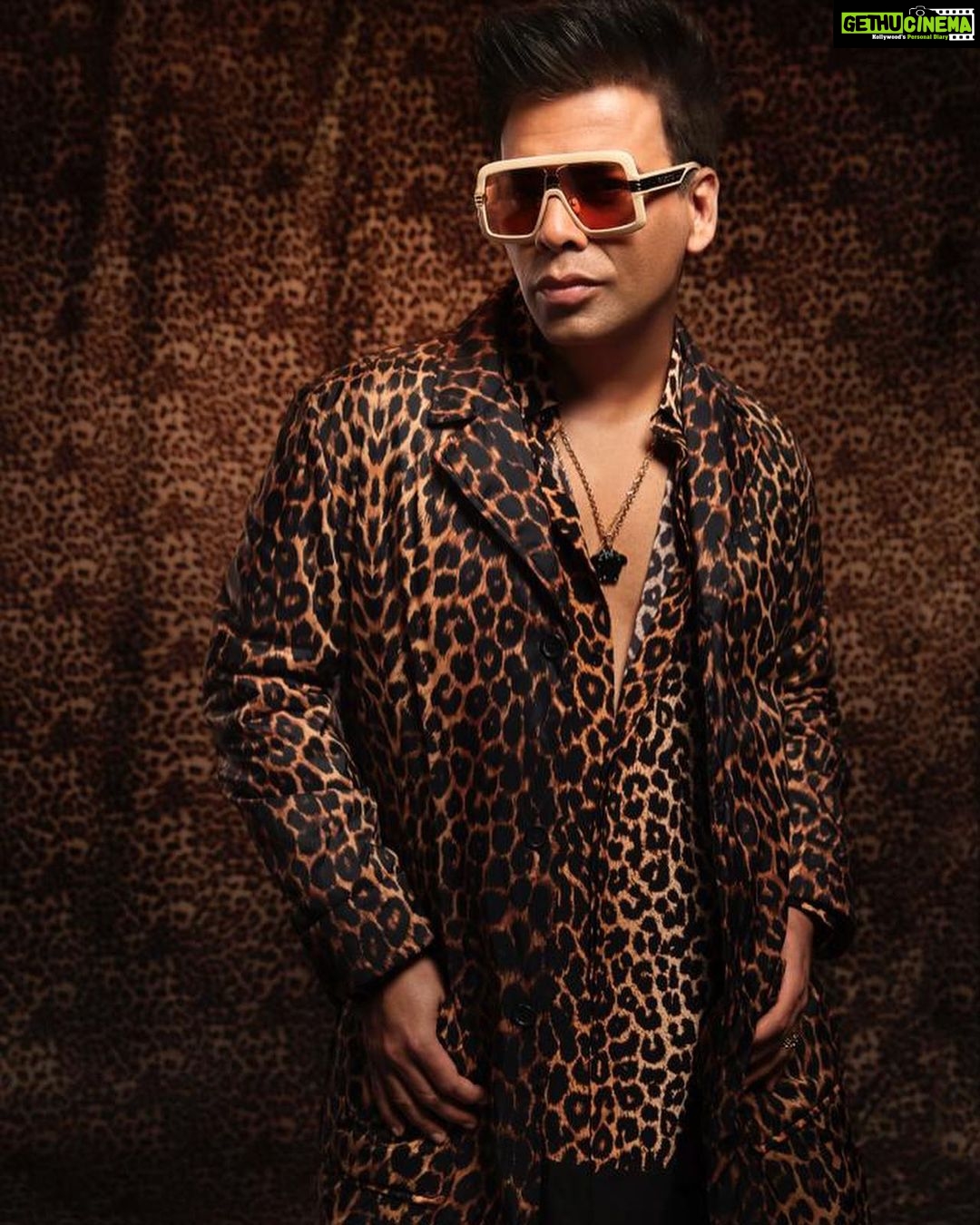 Karan Johar Instagram - On the prowl! Nocturnal like an owl! Hair @rajeev_gogoi makeup @paresh_kalgutkar styled by @ekalakhani in @ysl managed by @len5bm @dcatalent #hunarbaaz 📷 @maajidkhan88