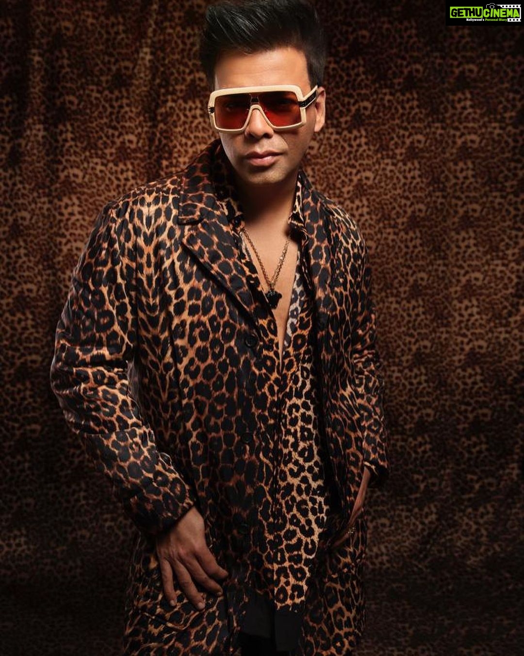 Karan Johar Instagram - On the prowl! Nocturnal like an owl! Hair @rajeev_gogoi makeup @paresh_kalgutkar styled by @ekalakhani in @ysl managed by @len5bm @dcatalent #hunarbaaz 📷 @maajidkhan88