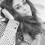 Kareena Kapoor Instagram - Stare into your soul kinda day 🤍 📸: @avigowariker ⭐️