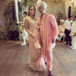 Kareena Kapoor Instagram - Kaun hai yeh jisne doobara mudke humein nahin dekha? @karanjohar