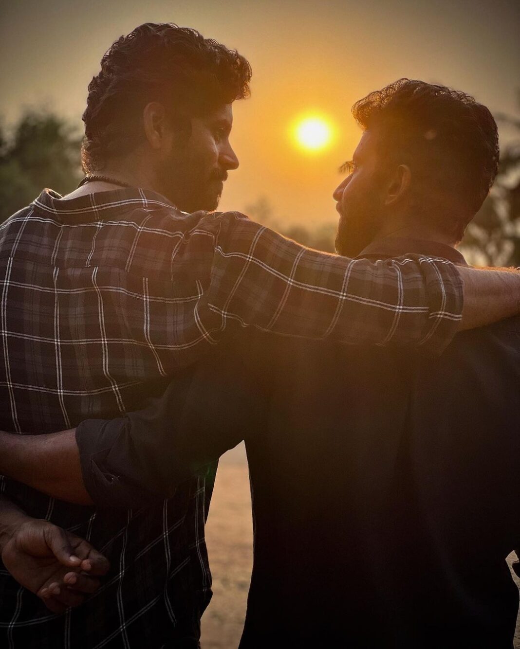 Kathir Instagram - #IyalvathuKaravel 🎥 #IK 🎬 @sls_henry @ghibranofficial @sridhardop @v4umedia_ @smileselva_03 @actormadhan_offl