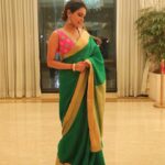 Keerthi shanthanu Instagram – 💫💖🌿
A saree never tells u to fit in,it makes u stand out !
Mix matched✨
Beautiful blouse from @weaveinindia 💖
Jewellery : @jcsjewelcreations ✨