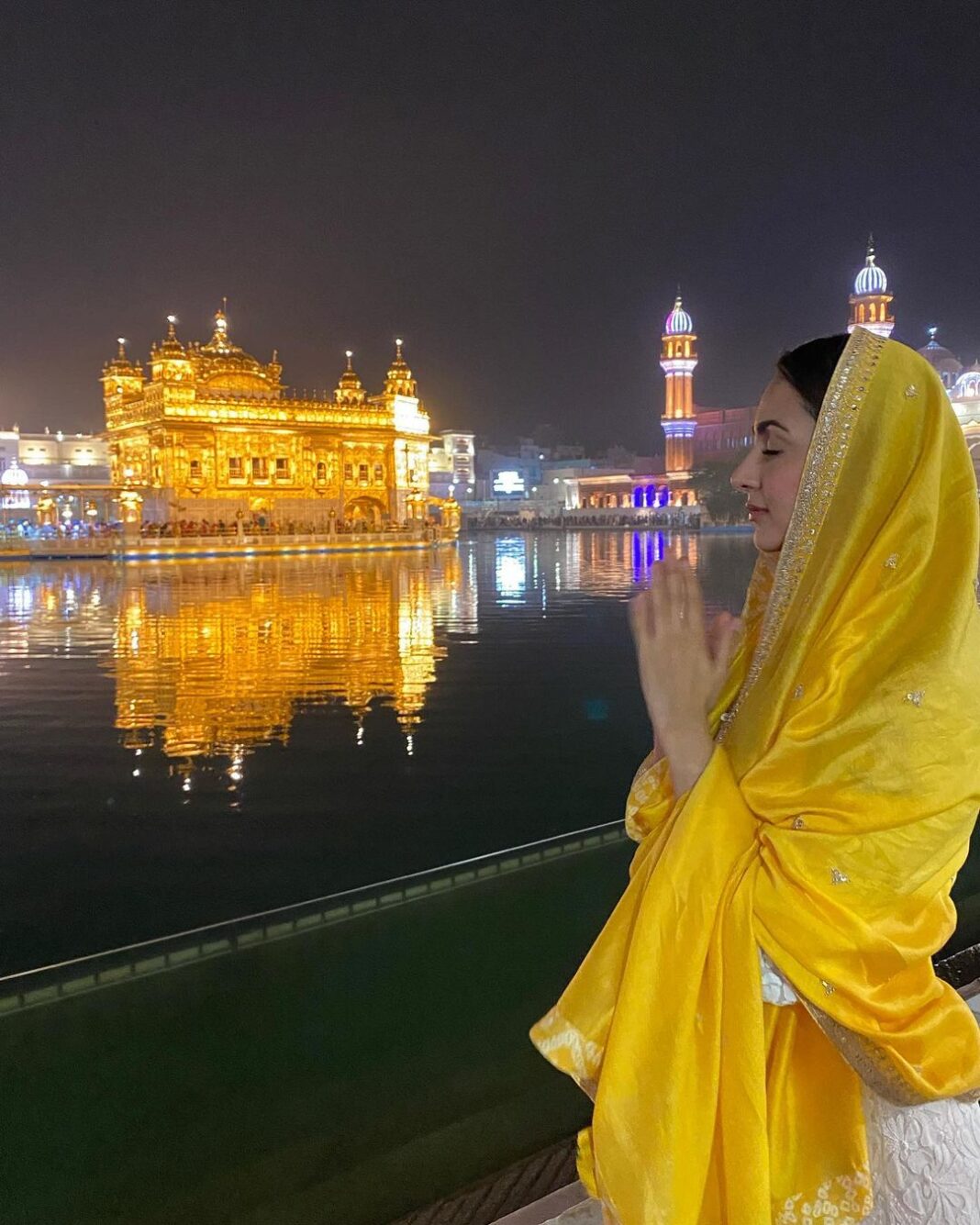 Kiara Advani Instagram - Gratitude 🙏🏼✨ Golden Temple Amritsar Punjab India
