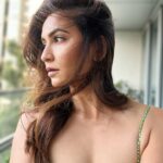 Kriti Kharbanda Instagram - #sundayvibes 💚🌸 . . . . #lostinthought #candidmuch 👻 #nofilterneeded