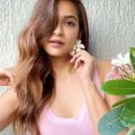 Kriti Kharbanda Instagram - Feeling phool-ish! 🌸🌸🌸 . : : . #feelingpink #whatmondayblues