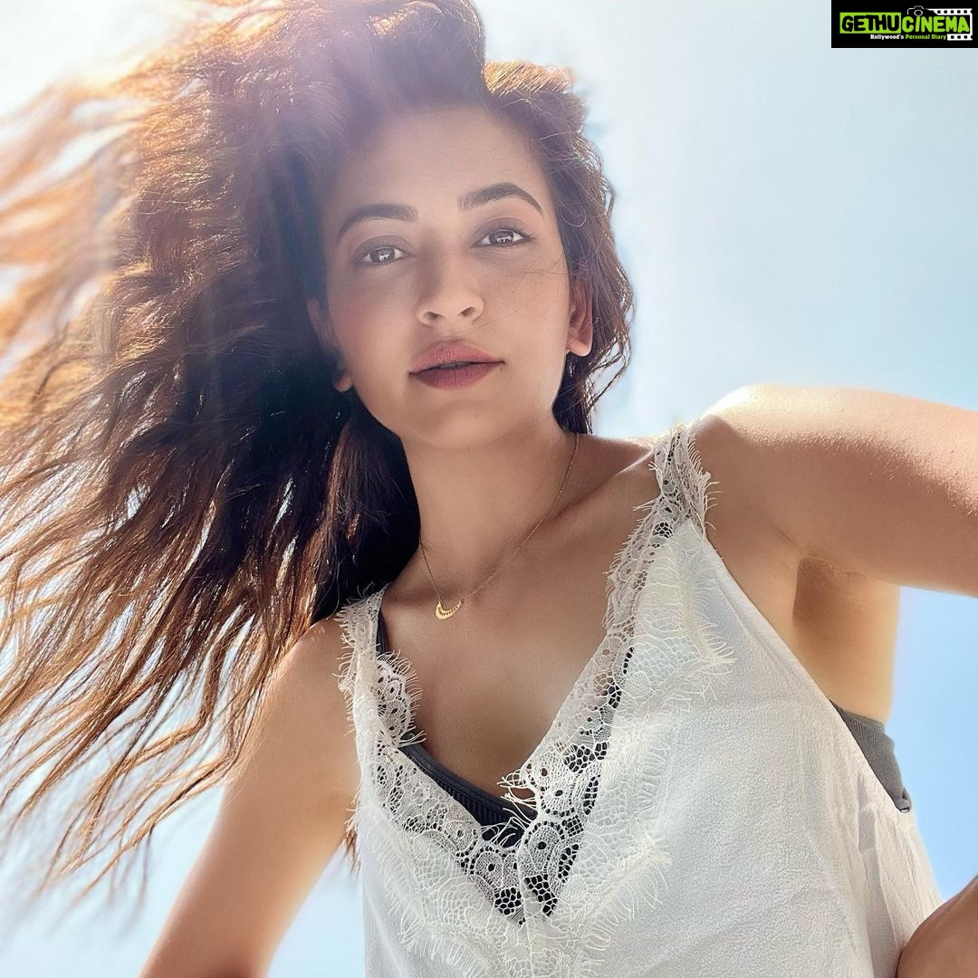 Kriti Kharbanda Instagram - Making the most of a sunny day! . . . Which one do u like?! 1,2 or 3?! . . . #saysay #summervibes #bts