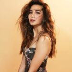 Kriti Kharbanda Instagram - Messy hair. Don’t care 🤎🤎