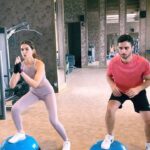 Kriti Sanon Instagram - Workouts can be fun too!! 💪🏻💁🏻‍♀️ All you gotta do is #KeepMoving ! Do this simple #BosuChallenge and tag me! 💖💖 Lets see who does it the better 🤪