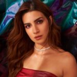 Kriti Sanon Instagram - 🍷 🍷 Outfit @ohpolly @aak.ch Styled by @sukritigrover HMU @kavyesharmaofficial @hairbytabassum 📸 @tejasnerurkarr