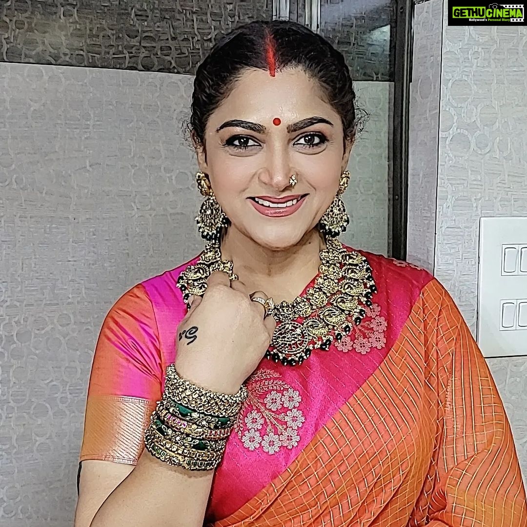 Kushboo Instagram - Dream in colors, for hues are vibrant. Paint each day with a smile. 😊😊❤️