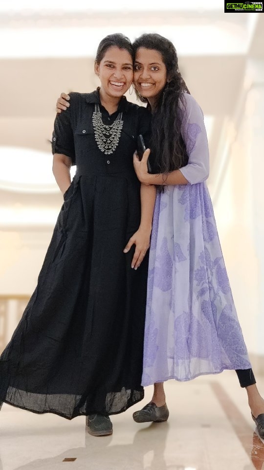 M.M. Manasi Instagram - 😭😭😭 CAN YOU BELIEVE THAT😭 Not just our Harmonies, Our minds are In Sync too ♥️♥️ #MMManasi #MMMonissha #Sisters #sistergoals #telepathy #reelvideo #ReelItFeelIt #trendingreel #reelsofinstagram #mysister