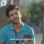 Ma Ka Pa Anand Instagram - I happened to see this video of Paytm which was so pleasant to see the loved ones gifting each other for their new beginning on Tamil New Year. In an instant I thought to share with you all about my new beginning which came in as a life changing gift. As you all know I was an RJ in Chennai & was doing my evening show. Everyone who is in radio would always love to step up to Television & I am not an exception in that case. On one fine day I happened to meet a person & that moment felt like adichan paru ya appointment order ah where everything changed totally. He helped me to get enakune oru show & aniku pota coolers ah iniku vara kalatave ila. Right from that I started loving to start new beginnings in all my favorite people’s lives. This Puthandu, support the new beginnings of your friends and family by using UPI on @paytm There is nothing better than making our loved ones happy. Puthandu Vazthukkal to all of you! Comment below to tell me all about your favorite new beginnings. #PaytmUPIUdanThottadhellamThulangum #HappyTamilNewYear #ad #promotion