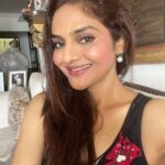 Madhoo Instagram – #happywednesday 💜💜💜