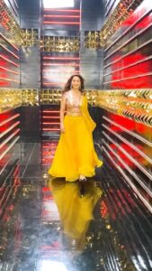 Madhuri Dixit Instagram - Throwback moments on the new trend! 

#LookBook #Throwback #Memories #Saturday #SaturdayVibes #Trending #TrendingReels #Reels #ReelItFeelIt