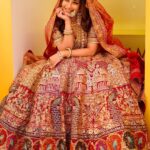 Madhuurima Instagram - ♥️♥️♥️ @nyra_banerjee . . 👗:- @kamalbhaisareesangam 💍:- @sonisapphire 📸:- @abhay_r_kirti . . #makeup #ootd #nehaadhvikmahajan #makeupbyme💄 #nammakeovers #bride #to #be #bridal #look #bridalmakeupartist #destinationweddingmakeupartist #weddingmakeup #hair #hairstyling #nammakeovers #bollywood #television #makeupartist #mumbai #traveller #all #over #the #globe #bridesmaids #goals