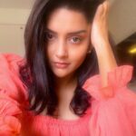 Mahima Nambiar Instagram - A girl should be two things: who and what she wants 💫 #goodmorning #morningvibes #thoughtoftheday #riseandshine #goodvibesonly #beyourself #selflove #poser