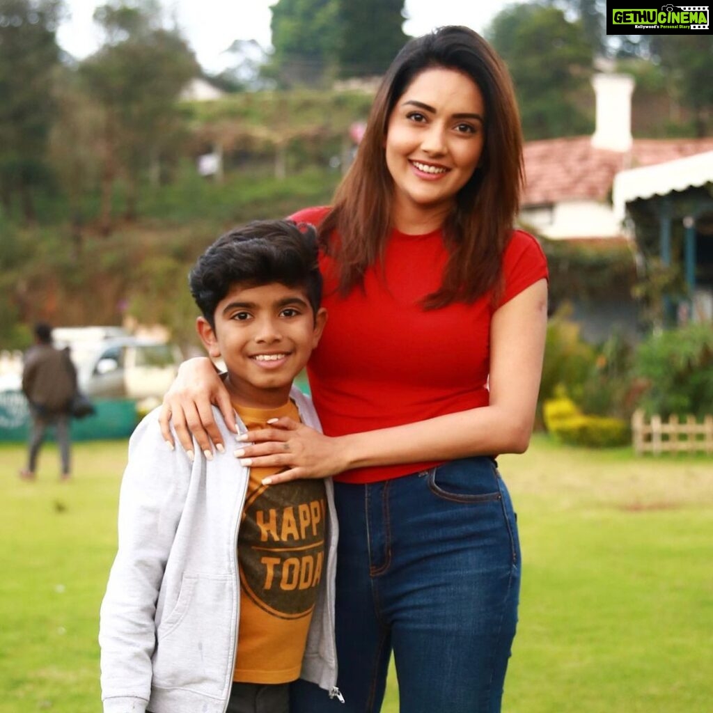 Mahima Nambiar Instagram - This little boy Aarnav.. I have known this adorable child since my Kuttram 23 days ( then a small baby ) .. It feels so nice to see you grow up into this talented & hardworking boy. I feel proud that you’ve given such an amazing performance in your debut movie You and Simba made it seem like the roles were written for you .The unconditional love between you and the dog was a treat for the eyes and I’m sure the audience must be mesmerised by your performance. Aarnav you’ve done an incredible job and deserve every bit of accolade that will come your way I will always cherish my experience of working with you in this amazing movie #ohmydog It was an absolute pleasure collaborating with @2d_entertainment @rajsekarpandian @sarovshanmugam @arunvijayno1 @aarathi_arun @dr.vinothinipandian Akka 🤗😘and the entire #ohmydog Team. Oh my Dog is truly heartwarming experience, and if you are searching for an amazing movie that you'll love and that's full of love of all sorts, human and dog, this is the right movie for you. Please Watch our movie #ohmydog on @primevideo #aarnavvijay #ohmydog #simba #2dentertainment #petlovers #simbalove #doglover #dogsangelsonearth #snow