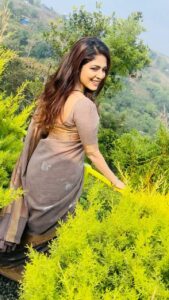 Malavika Wales Instagram - Disconnect and enjoy your own company. 💫

#naturelover #morningvibes #justlikethat #reelsvideo 

📸 @sreejakeerthy2012