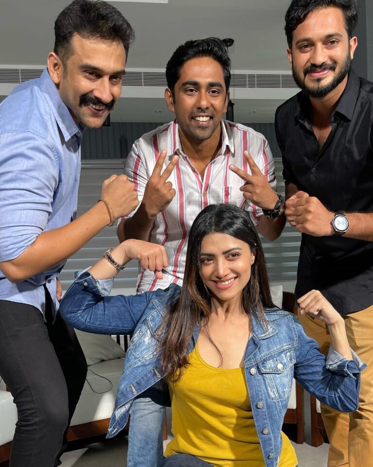 Mamta Mohandas Instagram - 3 days to go #janaganamana in theatres worldwide on 28th April. 🤜 With the boys of JGM Dhruv, Josekutty & Midhun..