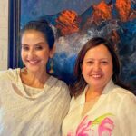 Manisha Koirala Instagram - Congratulations @sushilaartsacademy for a decade of resiliently growing strength to strength and contributing in the field of arts and promoting artists !! We are proud of you @yuliakoirala & @siddhartha.koirala of your hard work n passion !!
