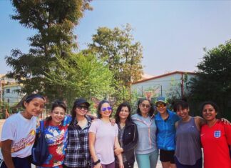 Manisha Koirala Instagram - Saturday morning..#basketball #morningmotivation #healthylifestyle