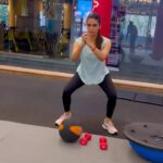 Meenakshi Dixit Instagram – Bus chale ja rahe hain ❤️😇

@mayur.bhosale36 

#workout #functionaltraining #trainingmotivation #hardwork #exercise #reelsinstagram #gym #reels #reelitfeelit #reelsvideo #trending