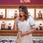 Meera Nandan Instagram - Just dropping these images here coz I dressed up after a loooong time! . Jewellery @malabargoldanddiamonds Costume @alankriti_insta . #dolledup #jewellery #neverenough #happyme #malabargoldanddiamonds #indianwear #love #instagood #instagram #happyweekend #allsmiles Dubai, United Arab Emiratesدبي
