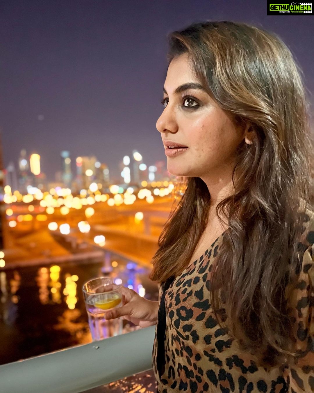Meera Nandan Instagram - City sights and city lights ✨ . #dubaiweekend #happy #allsmiles #positivevibes #thoughts #dubai #mydubai #happyme #instagood #smiling #friday #happyweekend #citylights #allsmiles #lovenlight Dubai, United Arab Emiratesدبي