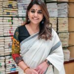 Meera Nandan Instagram - വിഷുക്കണി ഒരുക്കുന്നത് തൊട്ട് വിഷു സദ്യ വരെ എല്ലാം നമ്മുടെ @luluhypermarkets ൽ . #instareels #luluhypermarket #vishuindubai #vishu2022 #reels #reelsinstagram Dubai, United Arab Emiratesدبي