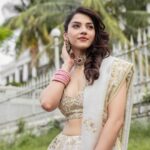 Mehrene Kaur Pirzada Instagram - #HappyUgadi 🙏 @kavithaguttaofficial @akoyajewels @nithishasriram @makeupbyafsar @amhair__creater @puchi.photography