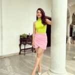 Mehrene Kaur Pirzada Instagram - Summer vibes 🥰