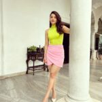 Mehrene Kaur Pirzada Instagram – Summer vibes 🥰