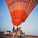 Mehrene Kaur Pirzada Instagram - 🎈 experienced hot air balloon flight in the mysterious lands of Phrygia today morning. Shall continue to dicover the mysterious city of Afyonkarahisar. Beautiful little picturesque town & the most beautiful people 😍 💜 Well connected from Istanbul- just 45 min ✈️ @turkishairlines @phrygianballoons @voyagerballoons @ikbalthermal @ibrahimkirimlioglu @visit.afyon @goturkiye #balon #balloons #firgya #phrygia #deneyim #experience #keşfet #discover #gizemlitopraklar #mysteriouslands #emregölü #lakeemre #ikbal #ikbalthermal #afyon #afyonkarahisar #gizemlişehirafyon