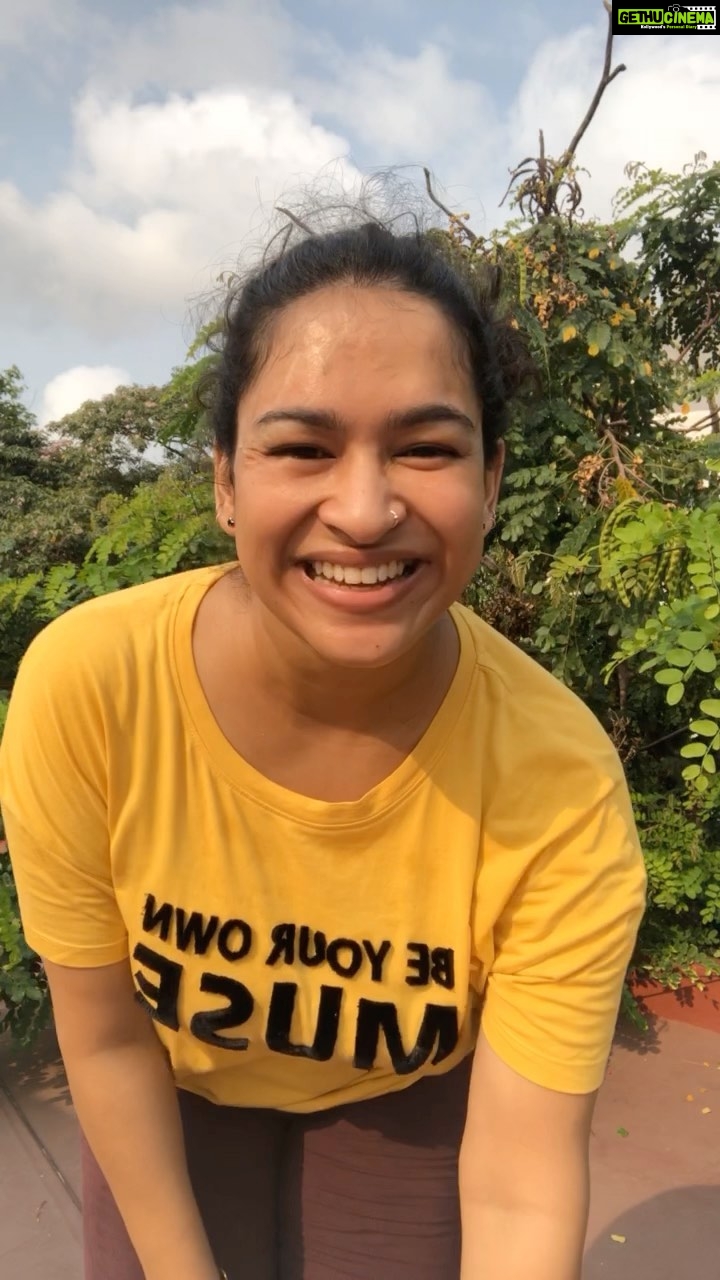 Misha Ghoshal Instagram - When after like a million tries, u finally succeed to wake up early in the morning, u do the happy dance ππ» PS: Up since 6:30am on a βno workβ day π #reels #instamood #happydance