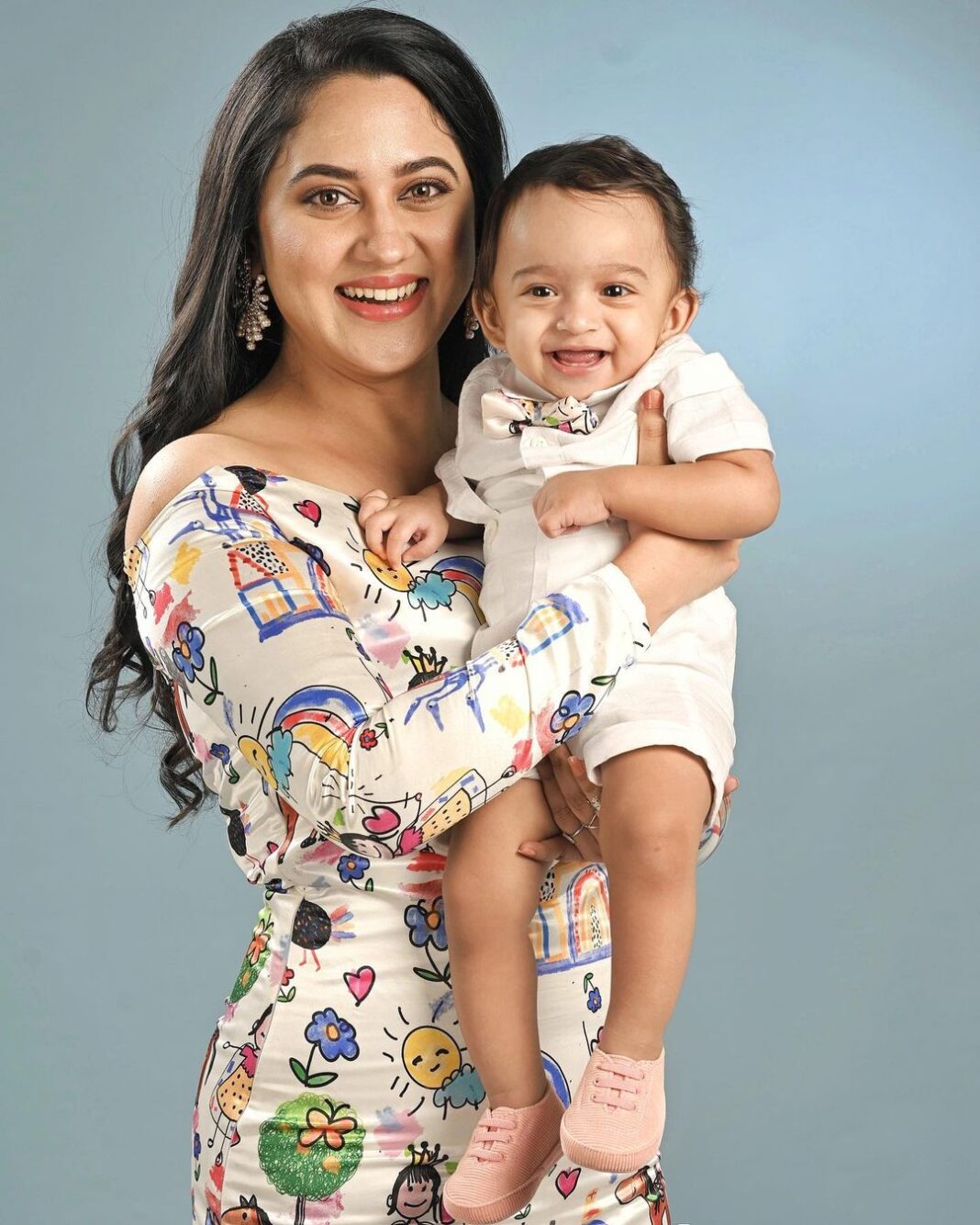 Miya George Instagram - My bunny🐰 @vanithamagazine 📸 @sreekanth_kalarickal makeup @femy_antony__ cordination @pushpamathew28 costume @jmes_couture