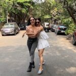 Mouni Roy Instagram – Two Best Friends back together! One got married and the other fell in love with herself 💓💓💓

👯‍♀️ @imouniroy @laurengottlieb 

#mouniroy #laurengottlieb #reels #reelsindia #sweet #lifelong #friendship #sisters #bestfriends #explore #explorepage✨