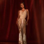 Mouni Roy Instagram - 🍯 • • • • Outfit by : @deme_love_ x @kalkifashion Rings by : @mozaati Styled by : @manekaharisinghani for @stylebalmco Hair @chettiarqueensly Make up @mukeshpatilmakeup Shot by : @tejasnerurkarr @zeetv #didlilmasters